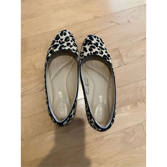 Clarks Shoes - Clarks Women’s Leopard Print Flats, size 8.M